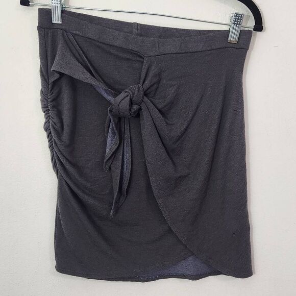Monrow Stretch Knit Mini Skirt in Vintage Black NWT Medium Revolve Knit Skirt - Picture 2 of 7